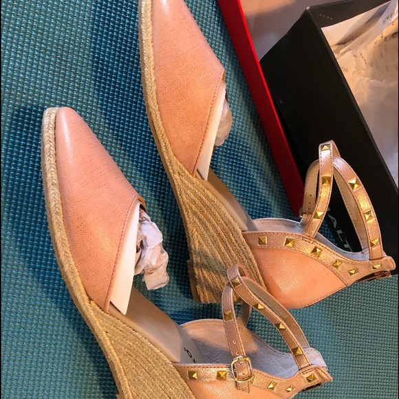 Women’s Rialto Wedges - Picture 2 of 8